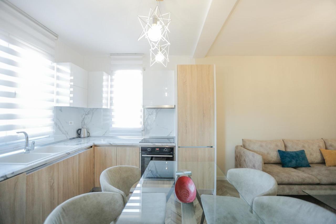 Miku Apartments-Luxury City View At Wilson Square 地拉那 外观 照片