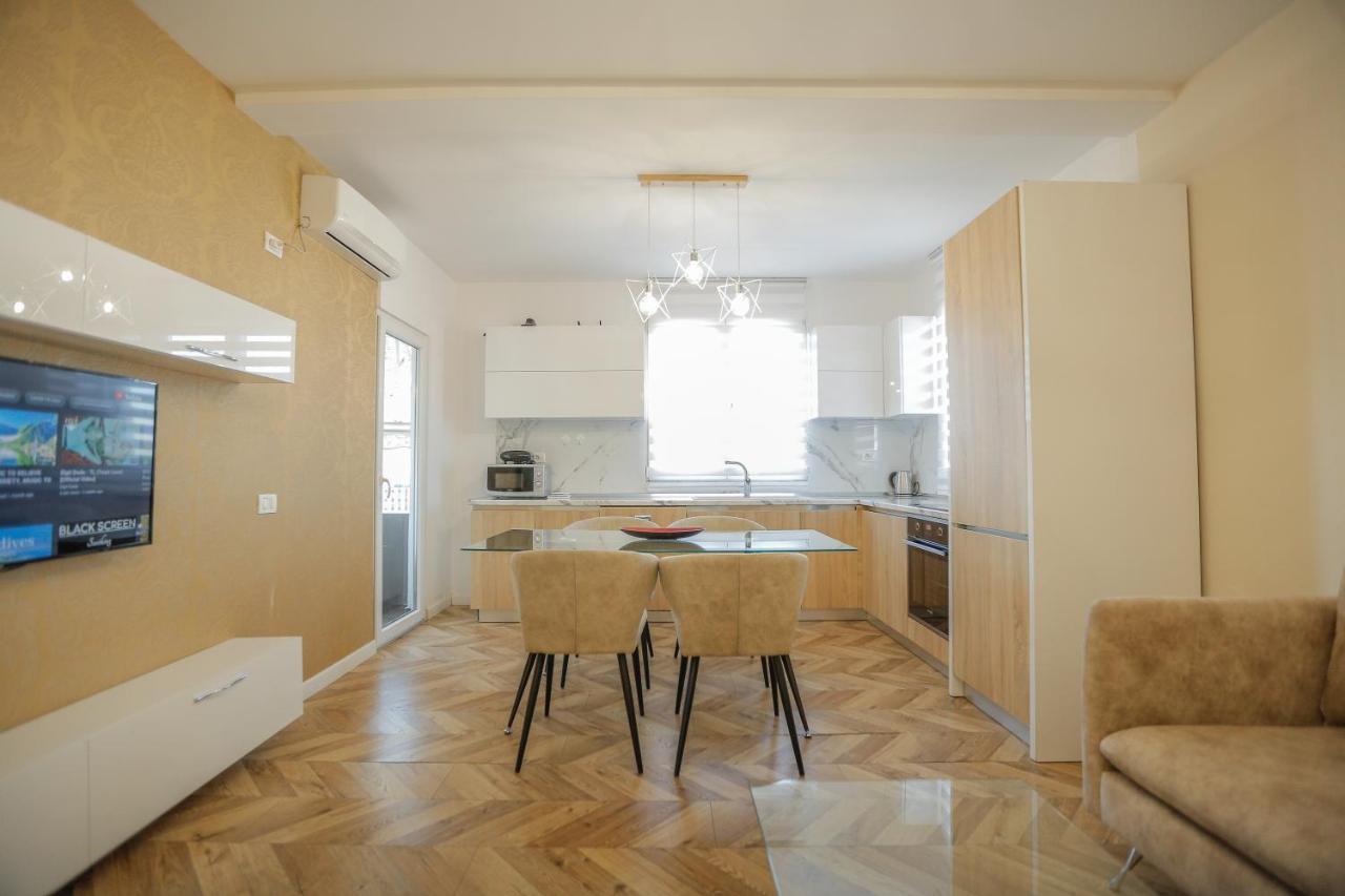 Miku Apartments-Luxury City View At Wilson Square 地拉那 外观 照片