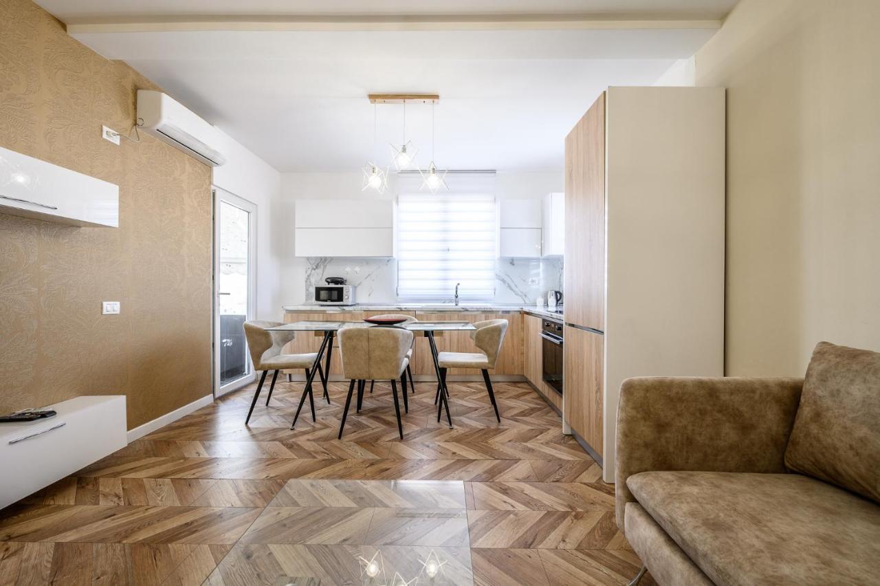 Miku Apartments-Luxury City View At Wilson Square 地拉那 外观 照片